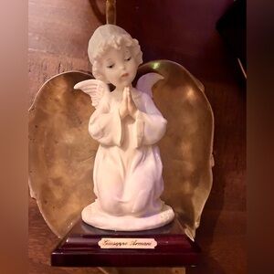 Giuseppe Armani Angel Figurine with Gold Wings